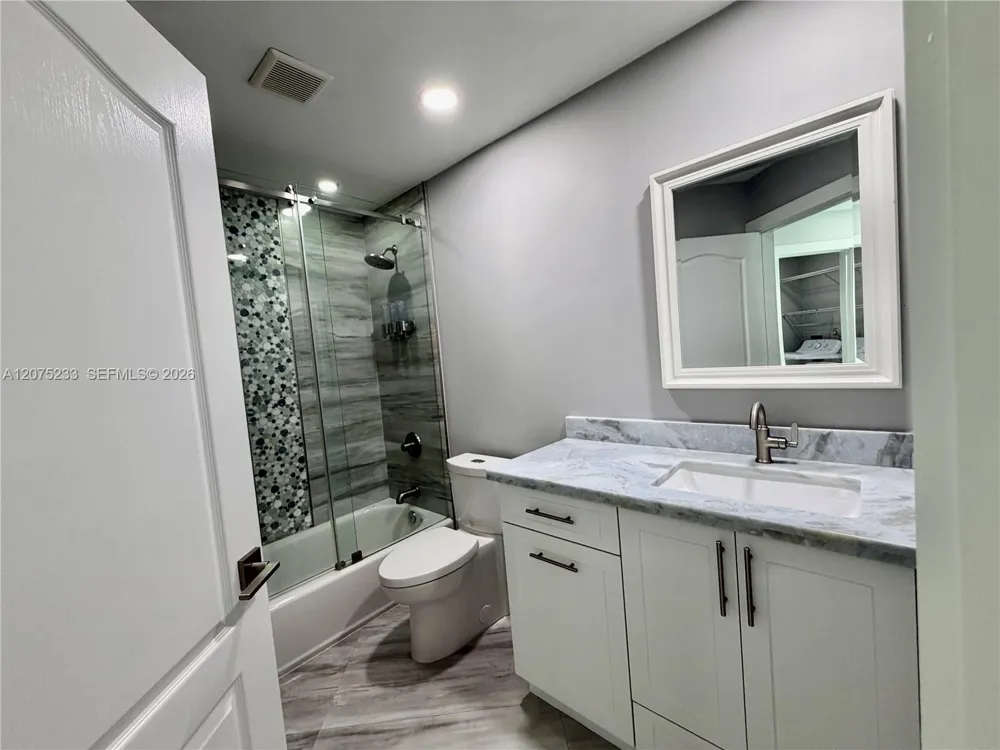5600 SW 199th Ave Pembroke Pines, FL 33332