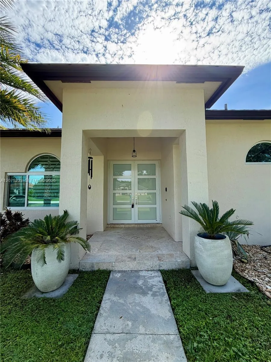 5600 SW 199th Ave Pembroke Pines, FL 33332
