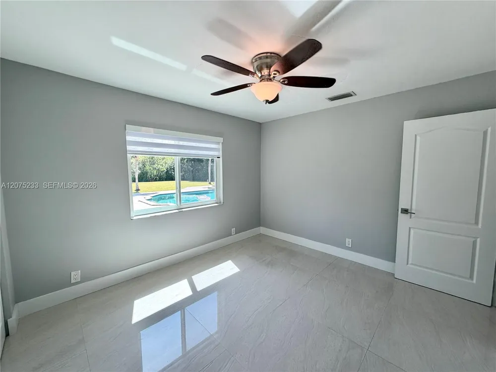 5600 SW 199th Ave Pembroke Pines, FL 33332