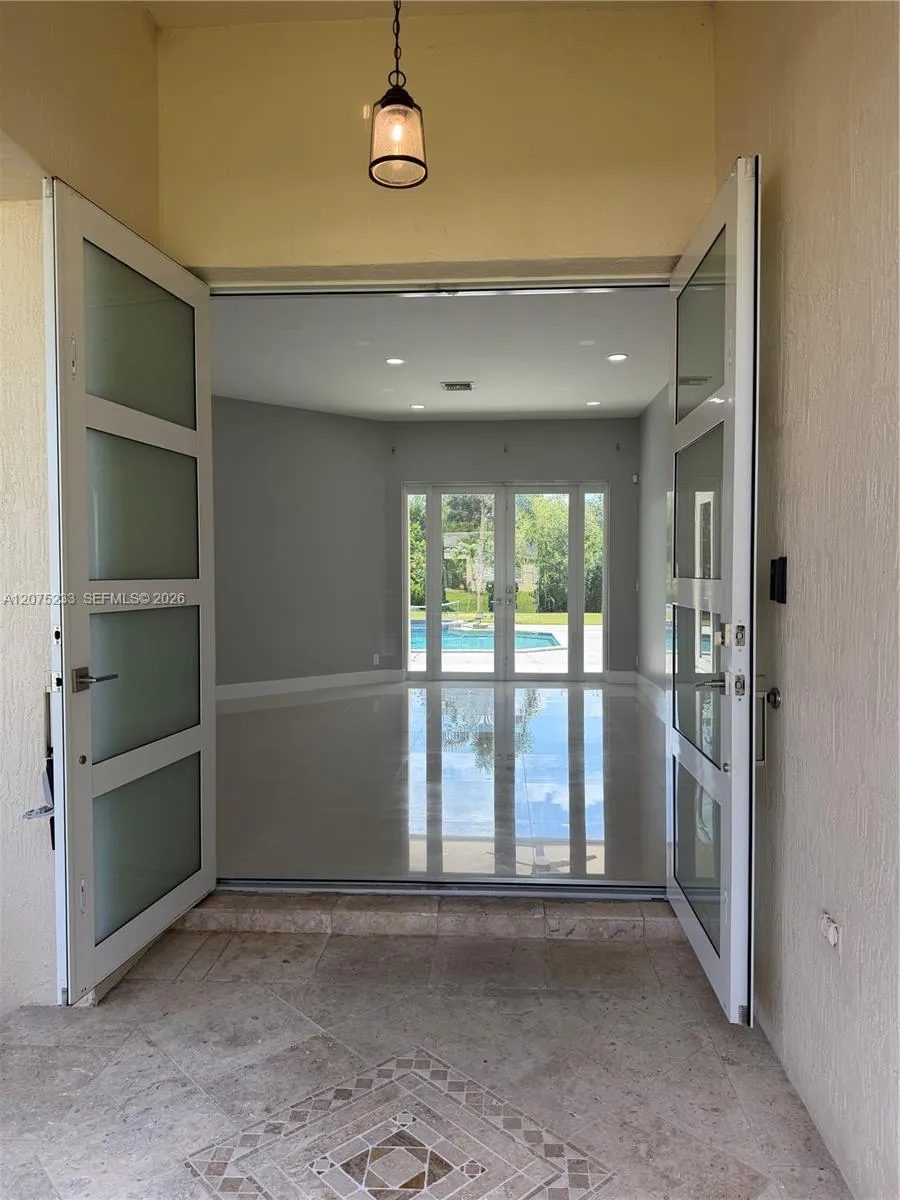 5600 SW 199th Ave Pembroke Pines, FL 33332