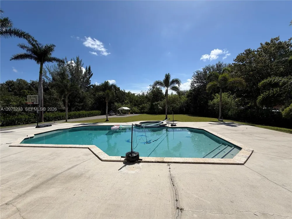 5600 SW 199th Ave Pembroke Pines, FL 33332