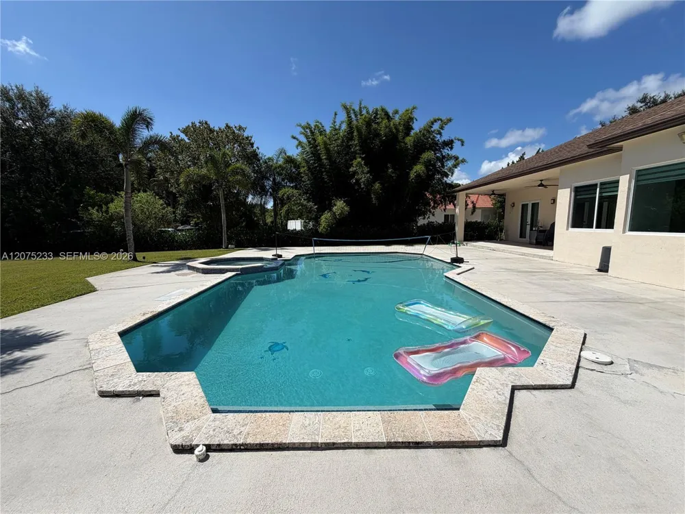 5600 SW 199th Ave Pembroke Pines, FL 33332