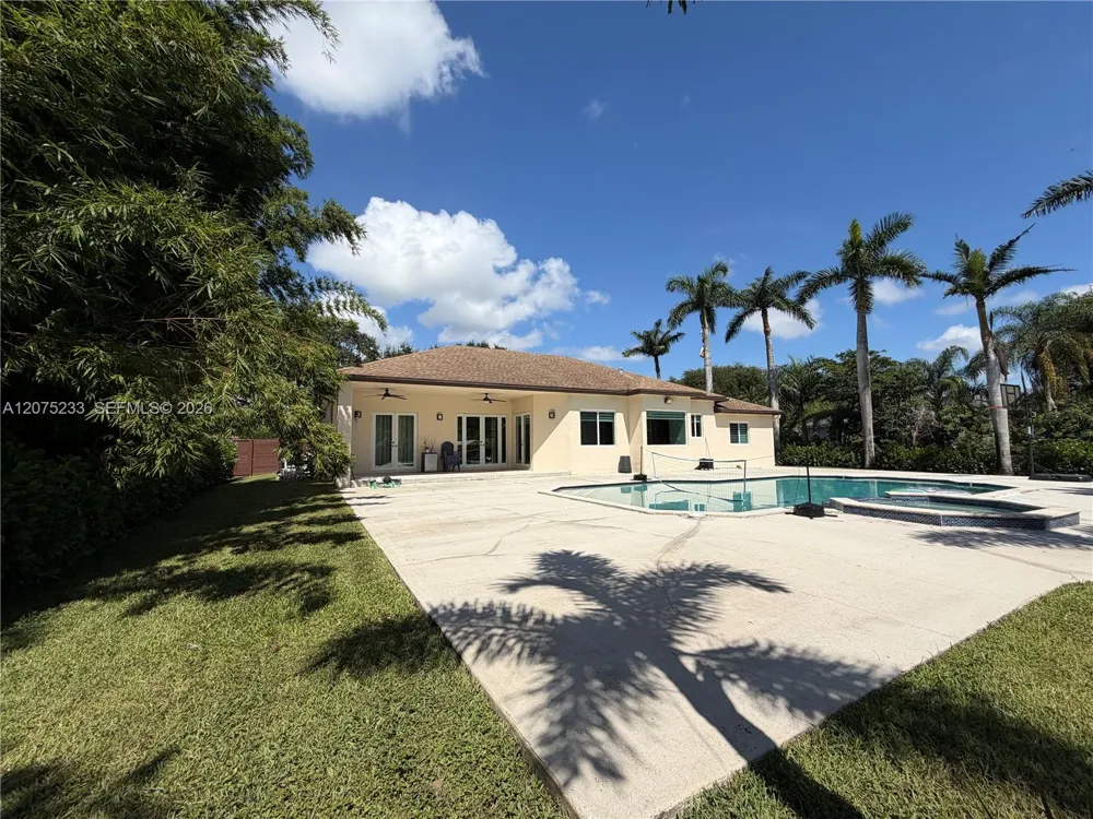 5600 SW 199th Ave Pembroke Pines, FL 33332