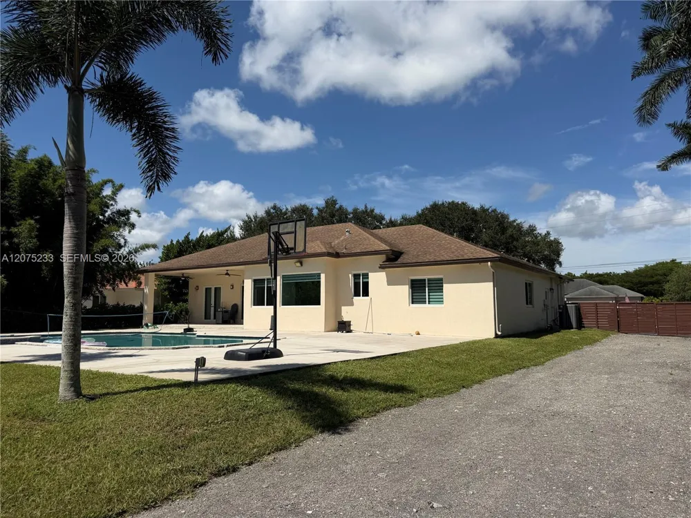5600 SW 199th Ave Pembroke Pines, FL 33332