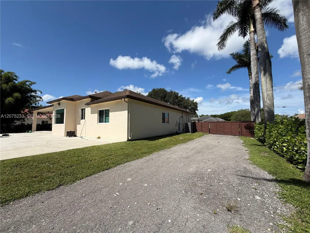 5600 SW 199th Ave Pembroke Pines, FL 33332