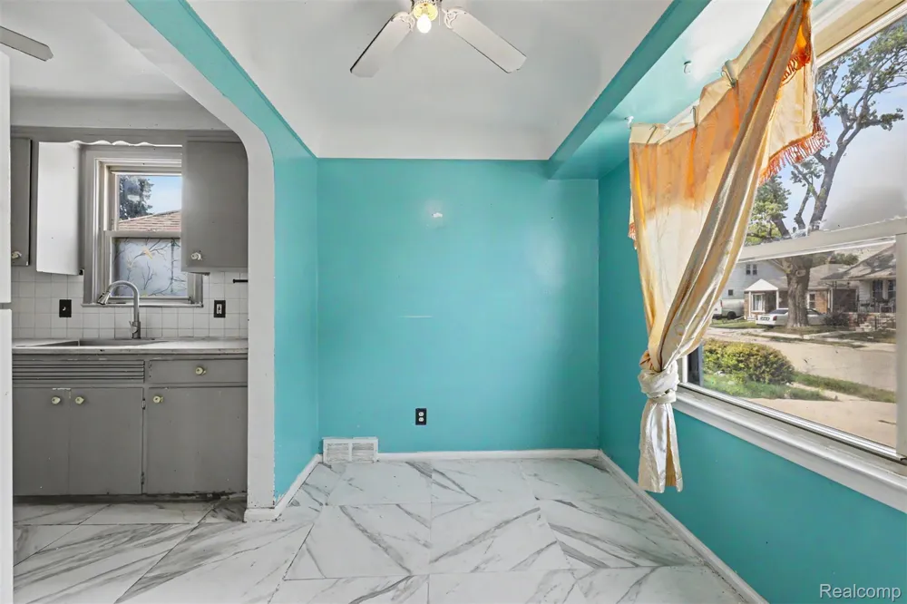 1423 Cicotte Avenue Lincoln Park City, MI 48146