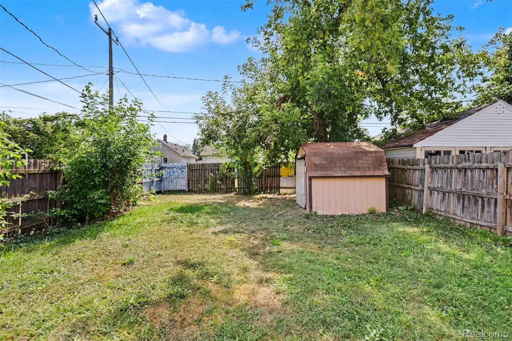 1423 Cicotte Avenue Lincoln Park City, MI 48146