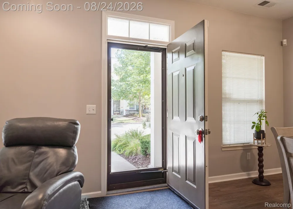 17372 Windflower Drive Southfield City, MI 48076