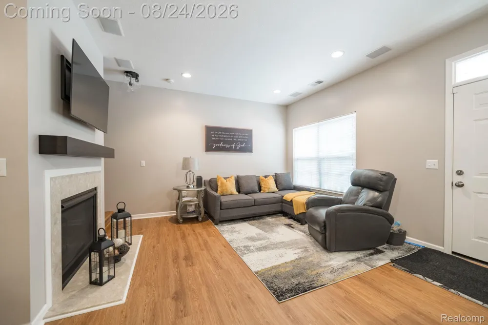 17372 Windflower Drive Southfield City, MI 48076