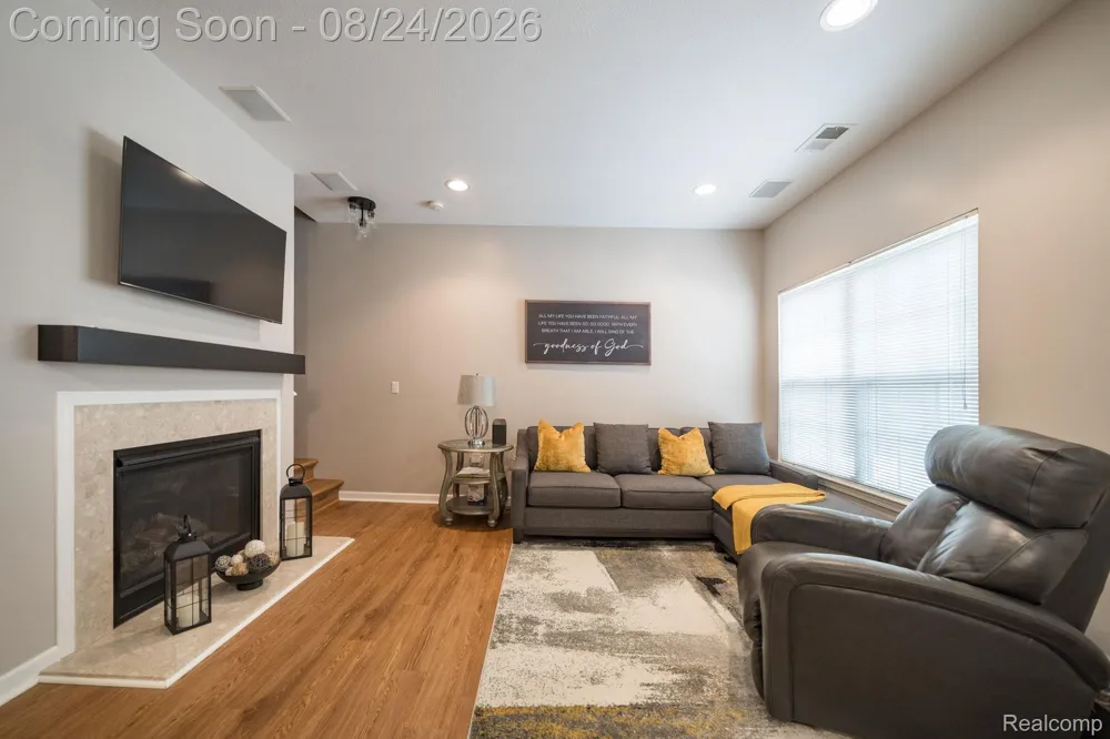 17372 Windflower Drive Southfield City, MI 48076