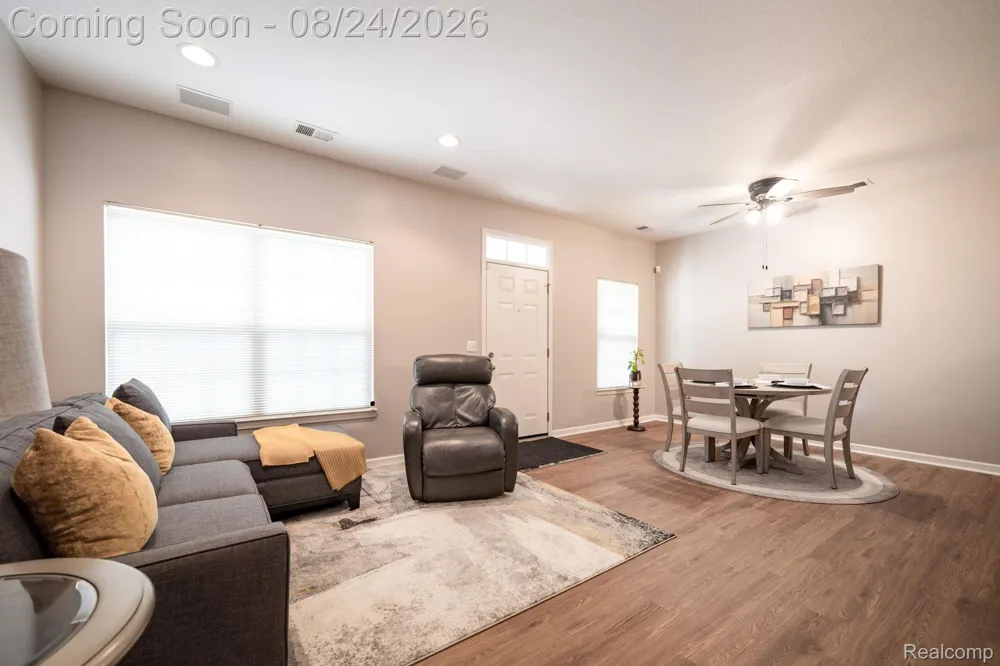 17372 Windflower Drive Southfield City, MI 48076