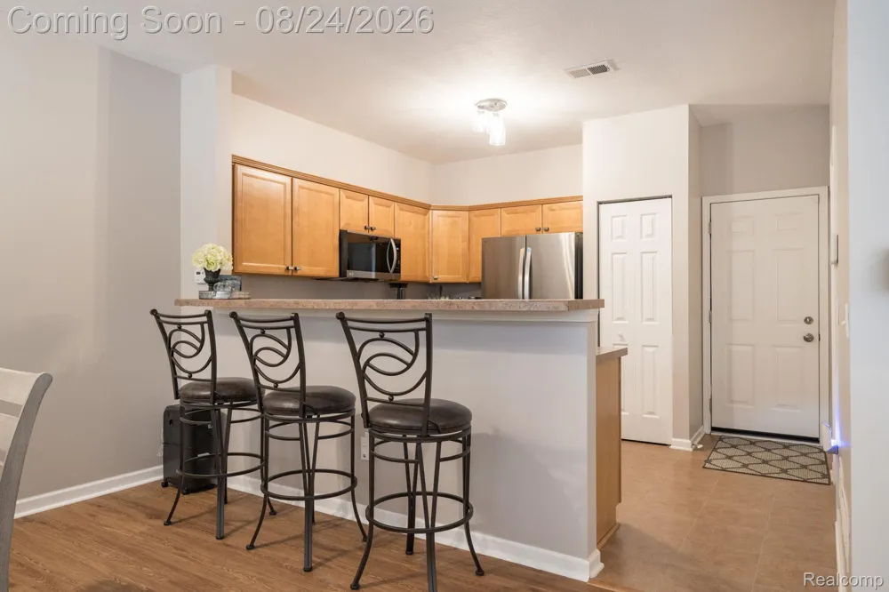 17372 Windflower Drive Southfield City, MI 48076