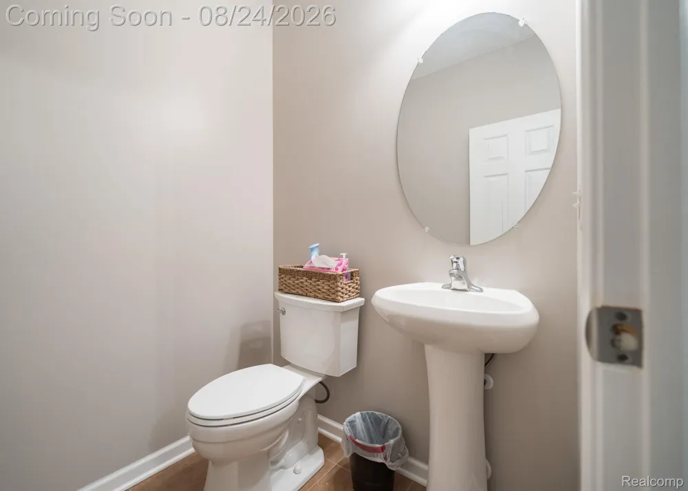17372 Windflower Drive Southfield City, MI 48076