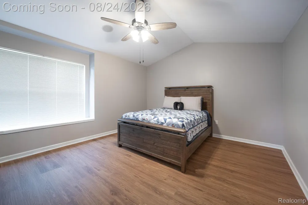 17372 Windflower Drive Southfield City, MI 48076
