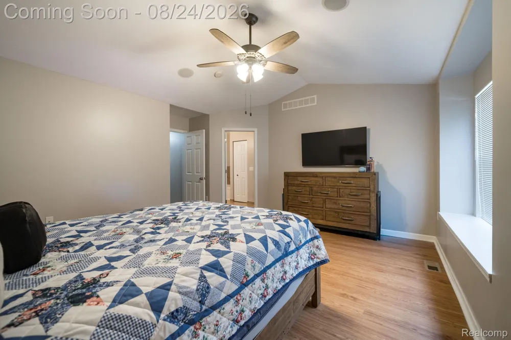 17372 Windflower Drive Southfield City, MI 48076