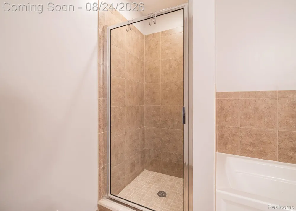 17372 Windflower Drive Southfield City, MI 48076