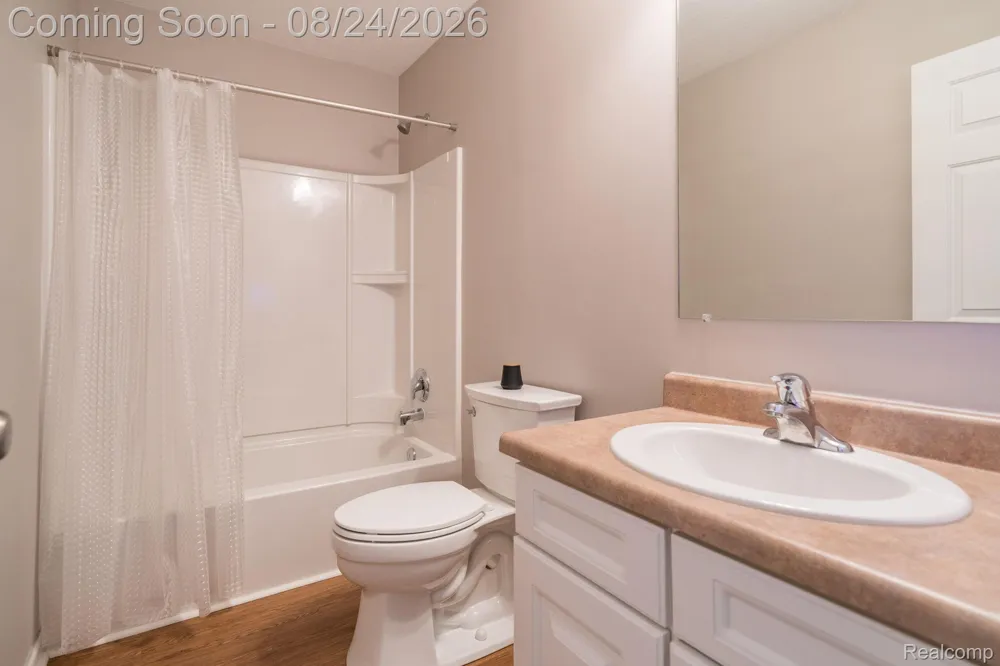 17372 Windflower Drive Southfield City, MI 48076
