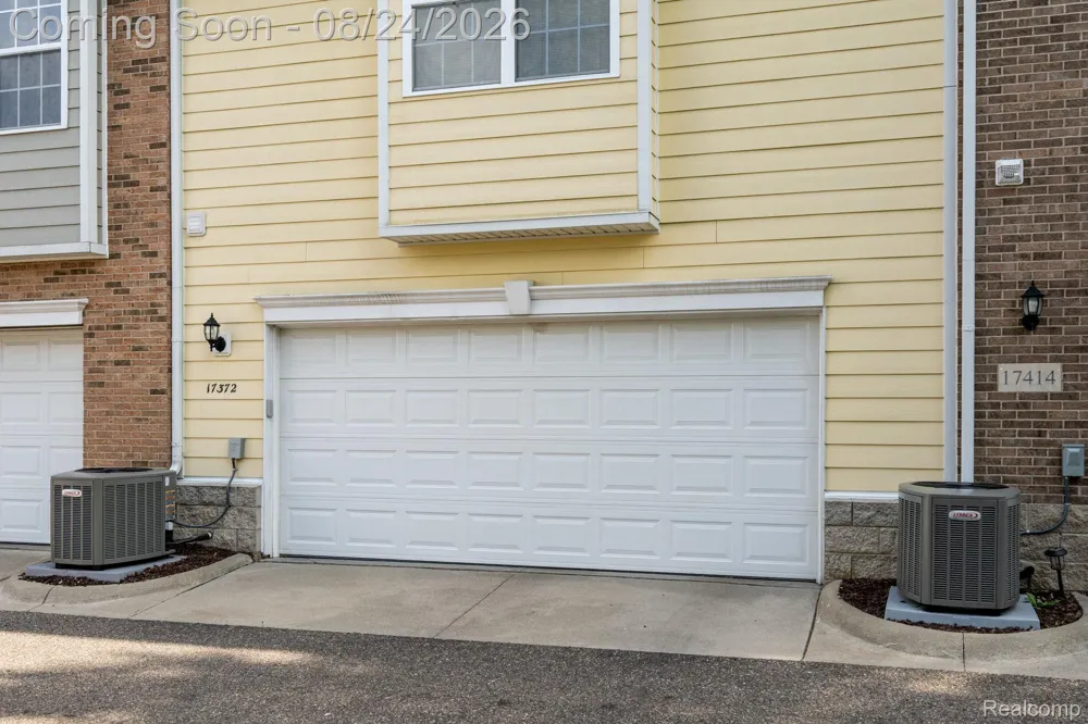17372 Windflower Drive Southfield City, MI 48076