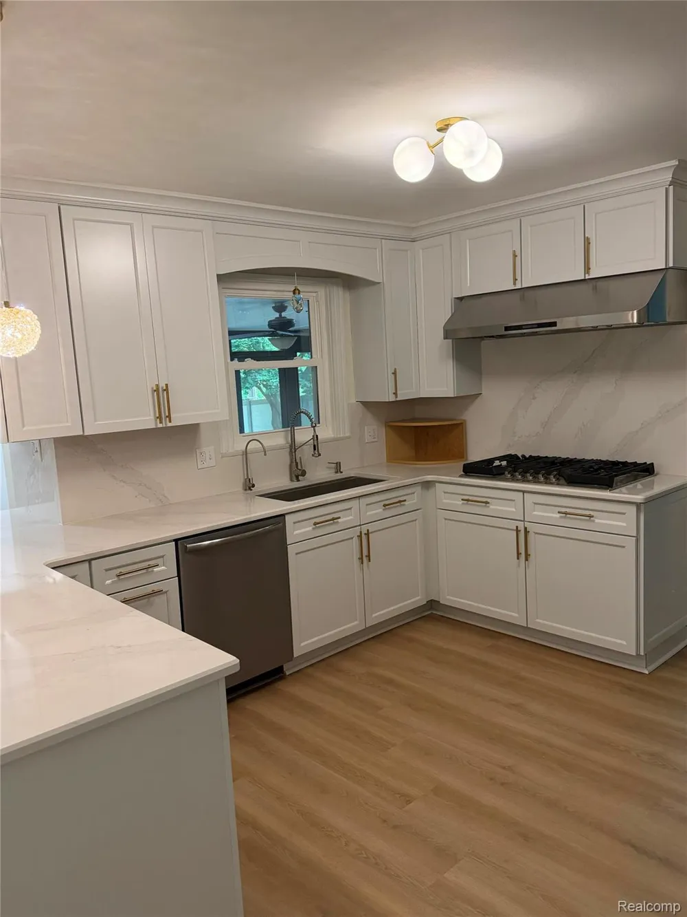 14682 Yale Street Livonia City, MI 48154