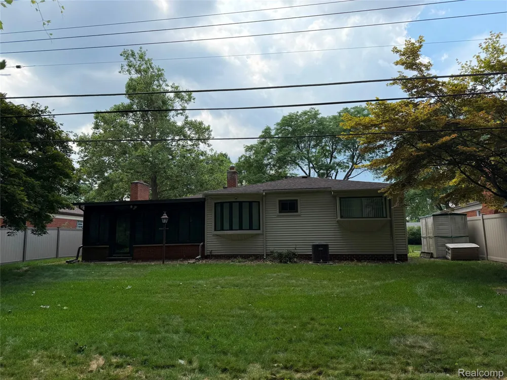 14682 Yale Street Livonia City, MI 48154