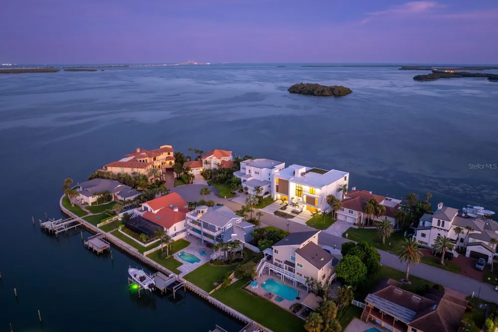 114 SANDS POINT DRIVE Tierra Verde, FL 33715