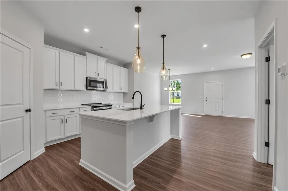 3025 Cambridge Mill Mill Acworth, GA 30102