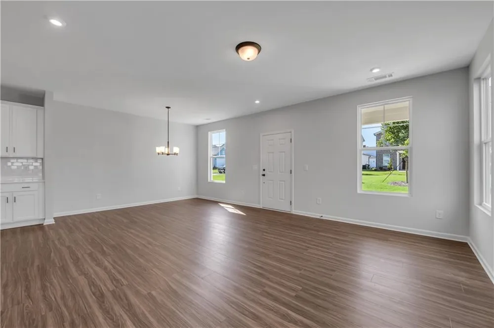 3025 Cambridge Mill Mill Acworth, GA 30102