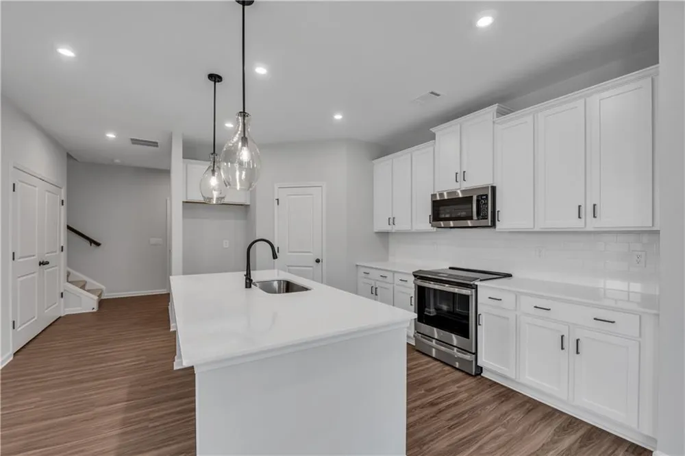 3025 Cambridge Mill Mill Acworth, GA 30102