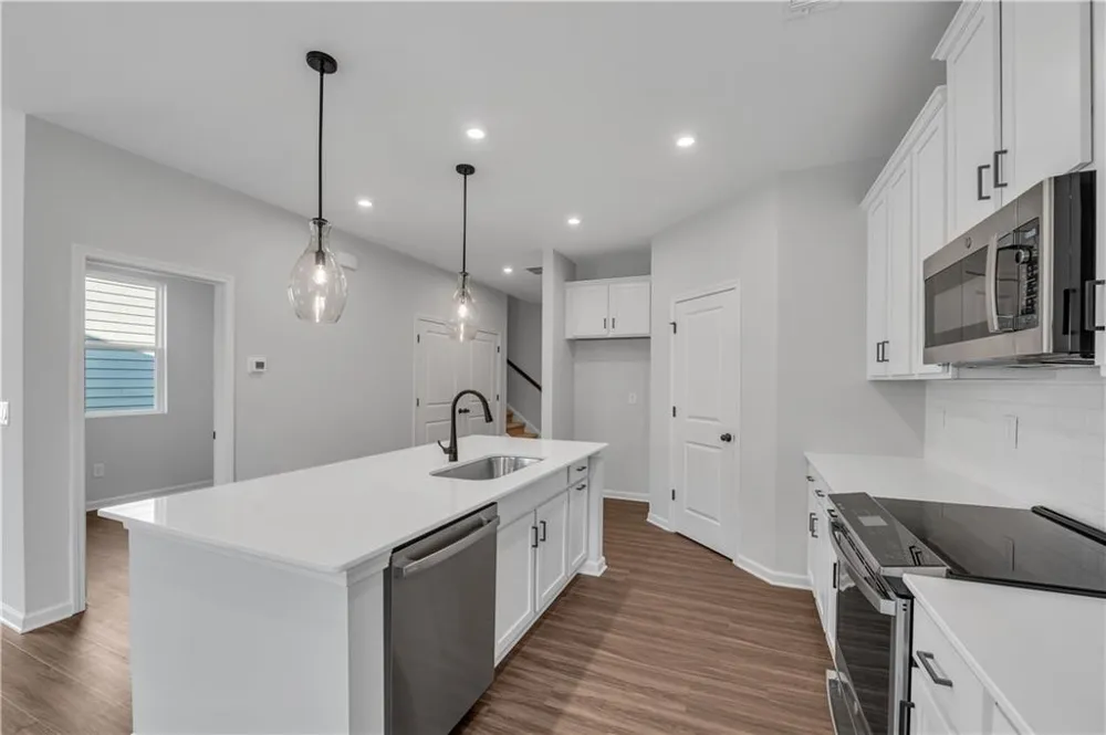 3025 Cambridge Mill Mill Acworth, GA 30102