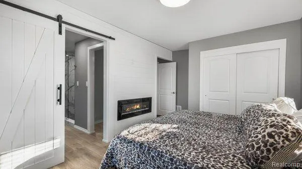 498 SOUTH BOULEVARD W Rochester Hills City, MI 48307