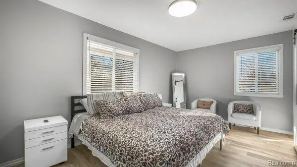 498 SOUTH BOULEVARD W Rochester Hills City, MI 48307