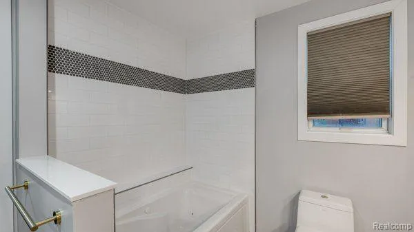 498 SOUTH BOULEVARD W Rochester Hills City, MI 48307