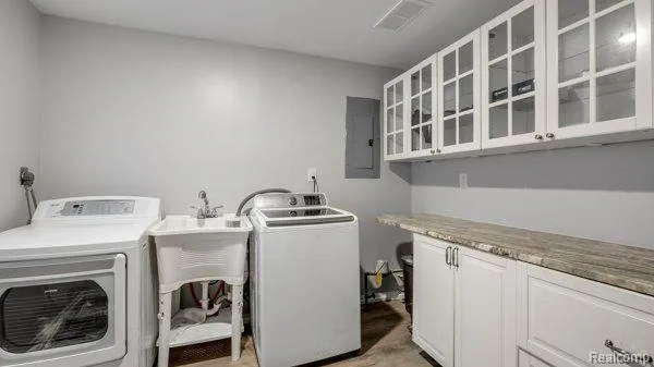 498 SOUTH BOULEVARD W Rochester Hills City, MI 48307