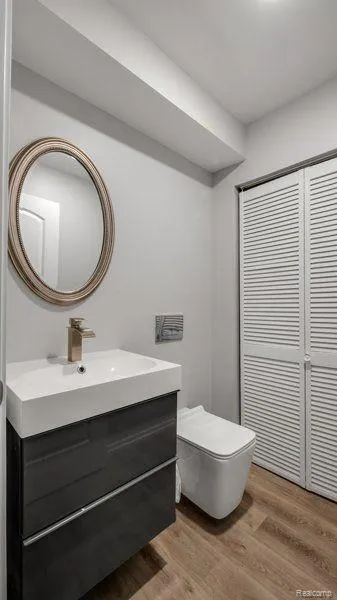 498 SOUTH BOULEVARD W Rochester Hills City, MI 48307