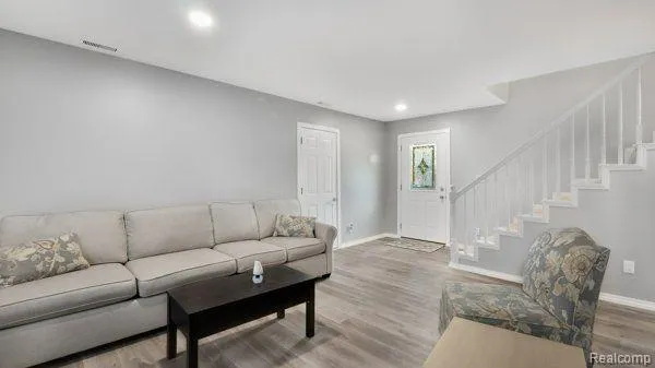 498 SOUTH BOULEVARD W Rochester Hills City, MI 48307