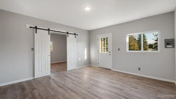 498 SOUTH BOULEVARD W Rochester Hills City, MI 48307