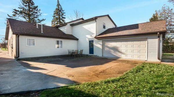 498 SOUTH BOULEVARD W Rochester Hills City, MI 48307