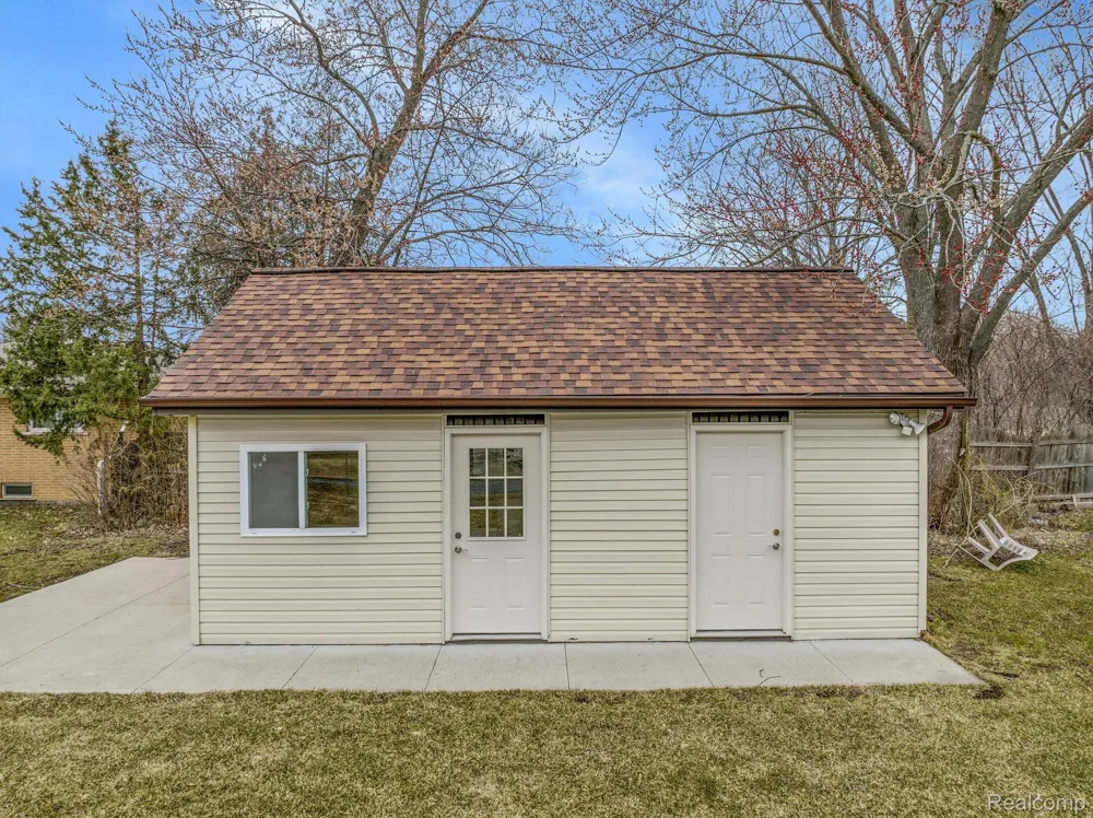 498 SOUTH BOULEVARD W Rochester Hills City, MI 48307