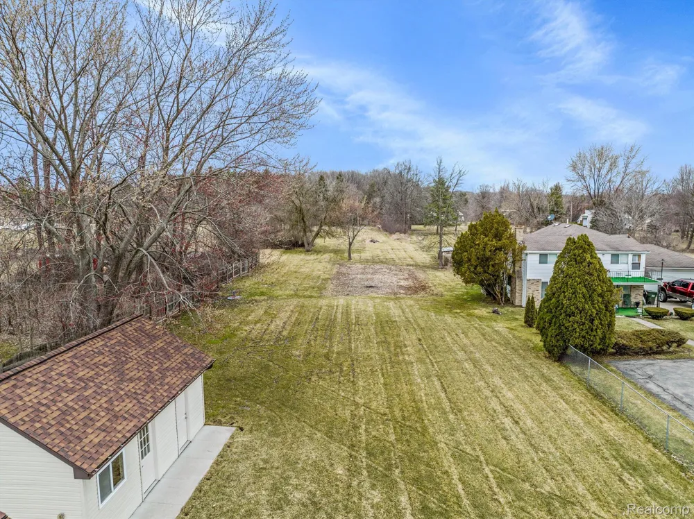 498 SOUTH BOULEVARD W Rochester Hills City, MI 48307