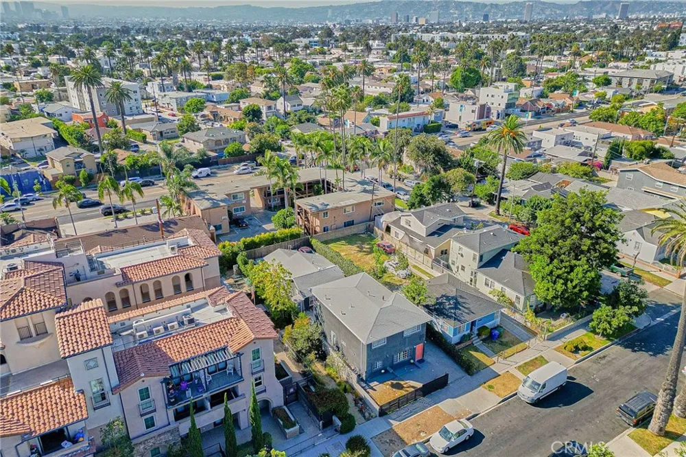 3013 S West View Street Los Angeles, CA 90016