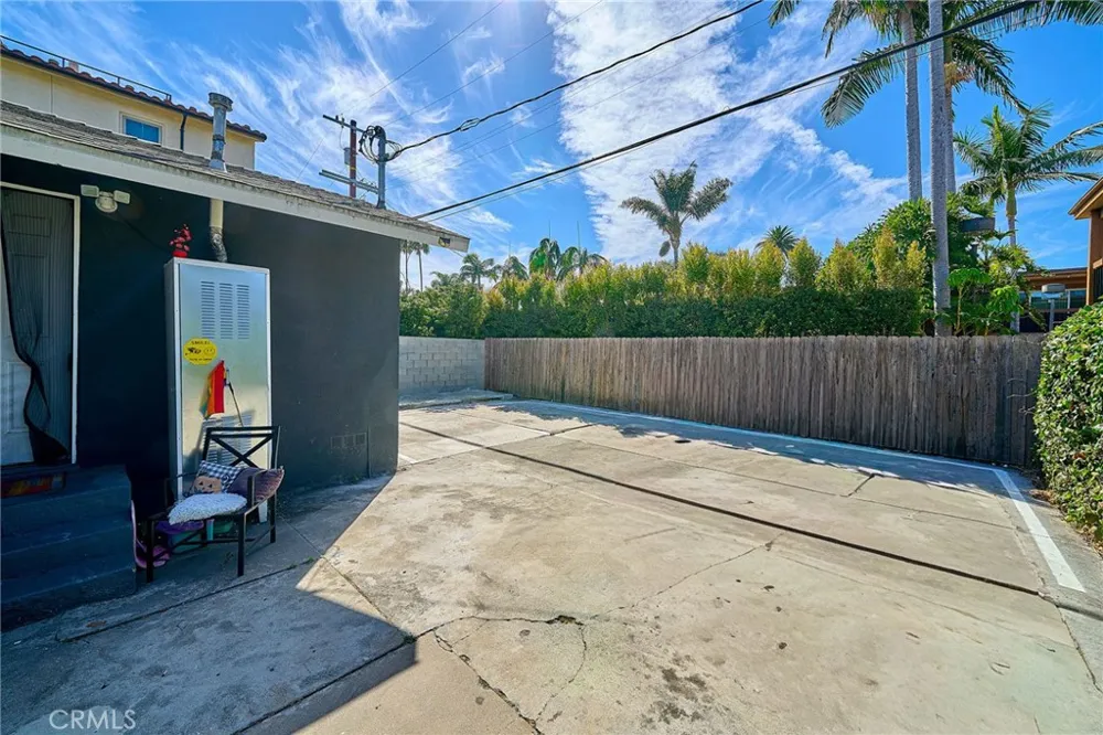 3013 S West View Street Los Angeles, CA 90016