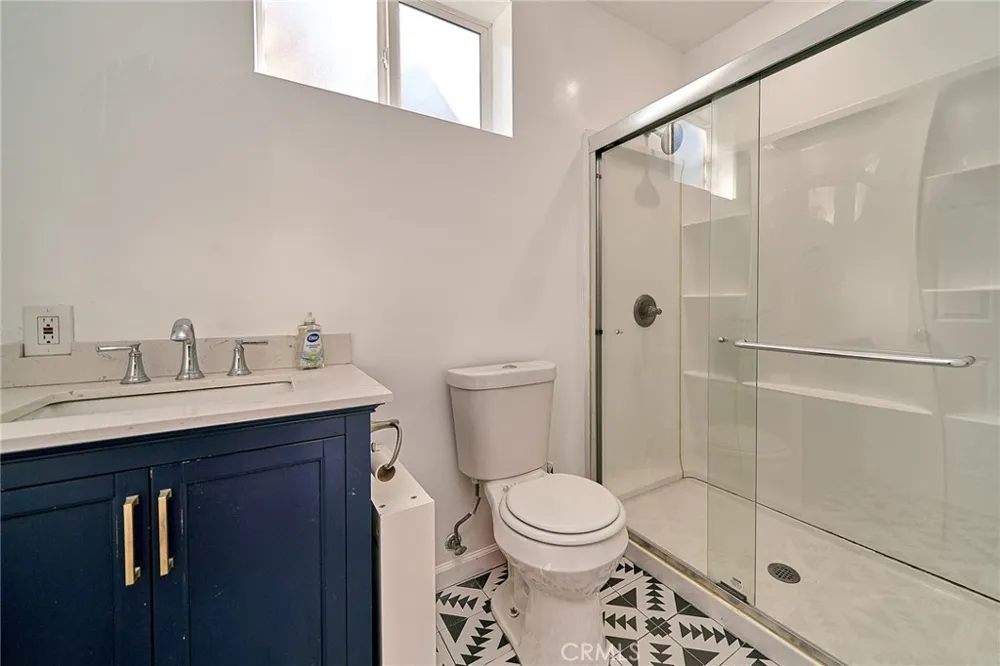 3013 S West View Street Los Angeles, CA 90016
