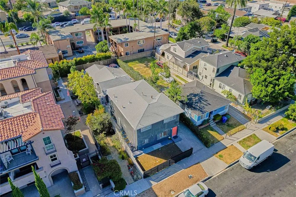 3013 S West View Street Los Angeles, CA 90016