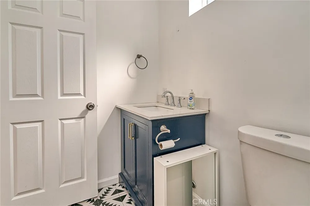 3013 S West View Street Los Angeles, CA 90016