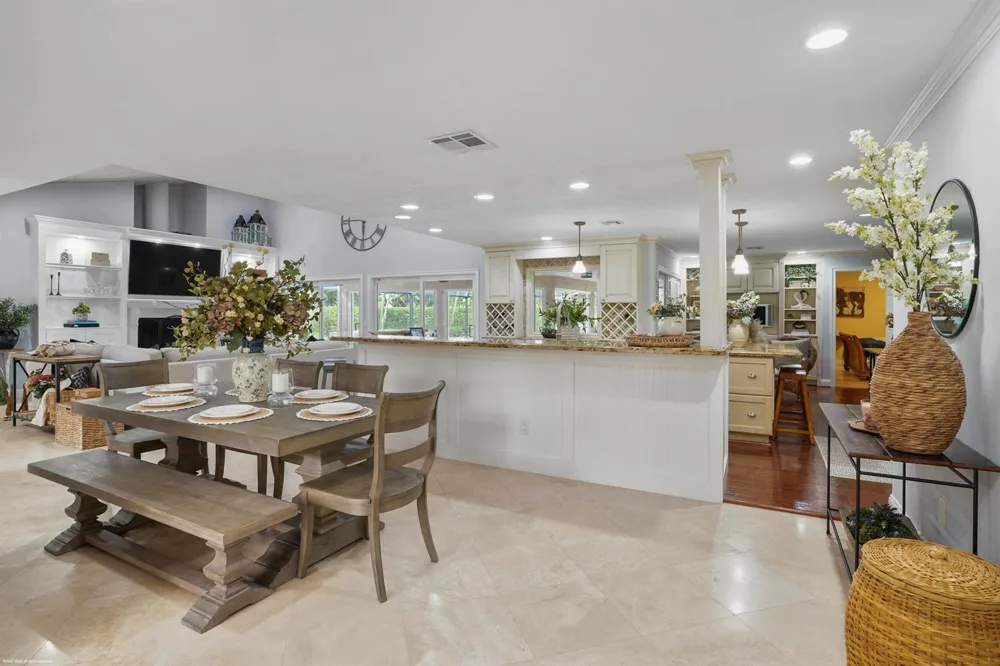 2379 Newbury Court Wellington, FL 33414