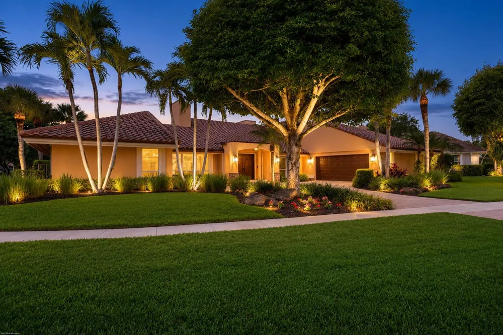 2379 Newbury Court Wellington, FL 33414