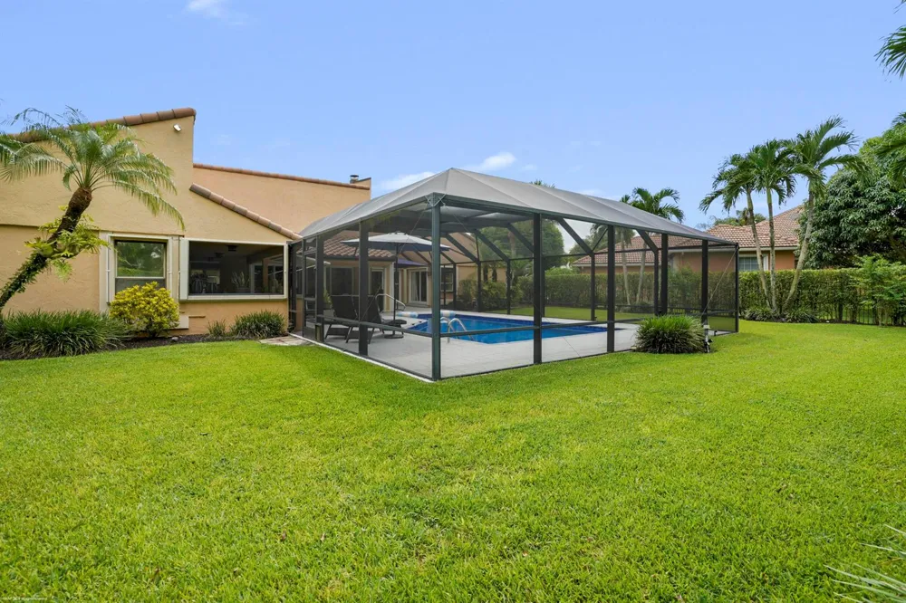 2379 Newbury Court Wellington, FL 33414