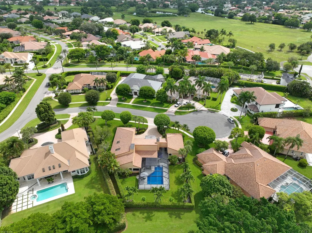 2379 Newbury Court Wellington, FL 33414