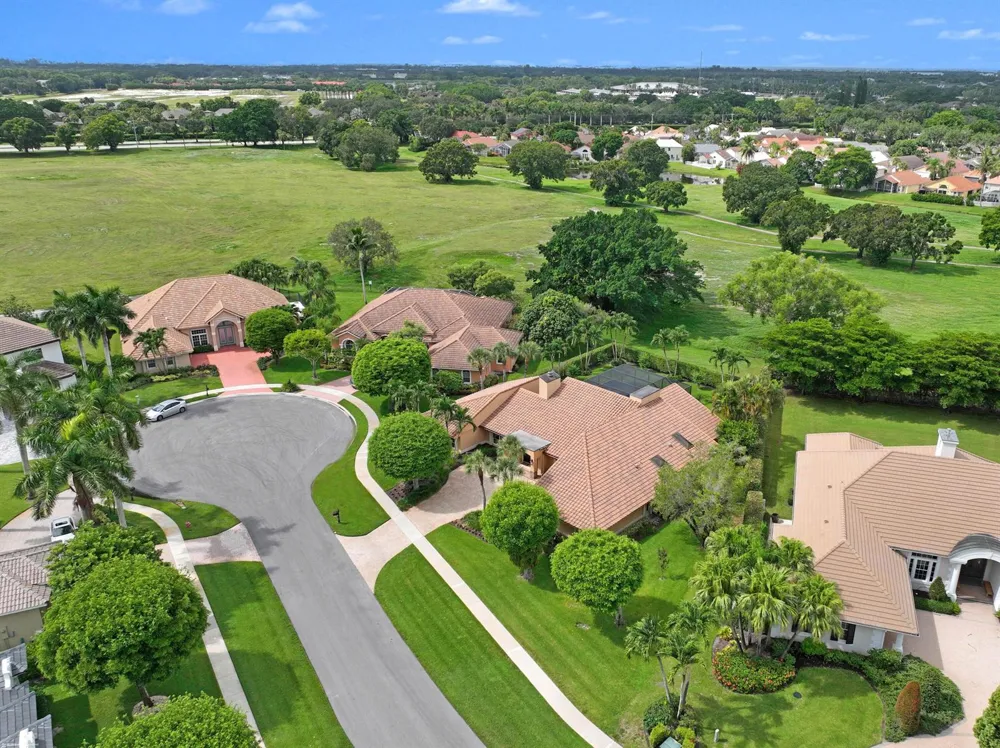 2379 Newbury Court Wellington, FL 33414