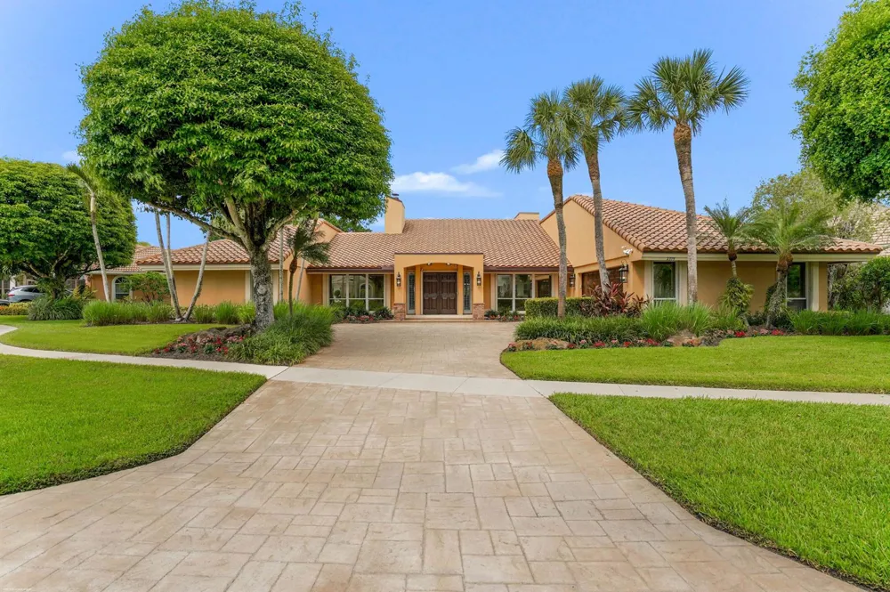 2379 Newbury Court Wellington, FL 33414